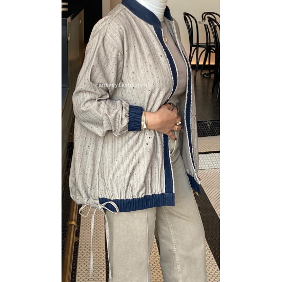 BEIGE JACKET